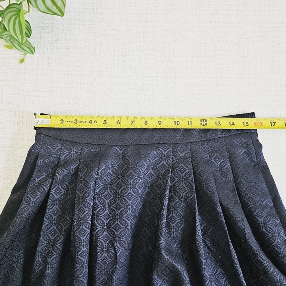 Banana Republic Pleated A-Line Flare Short Skirt with Side Pockets SZ 8 Medium - Picture 6 of 7